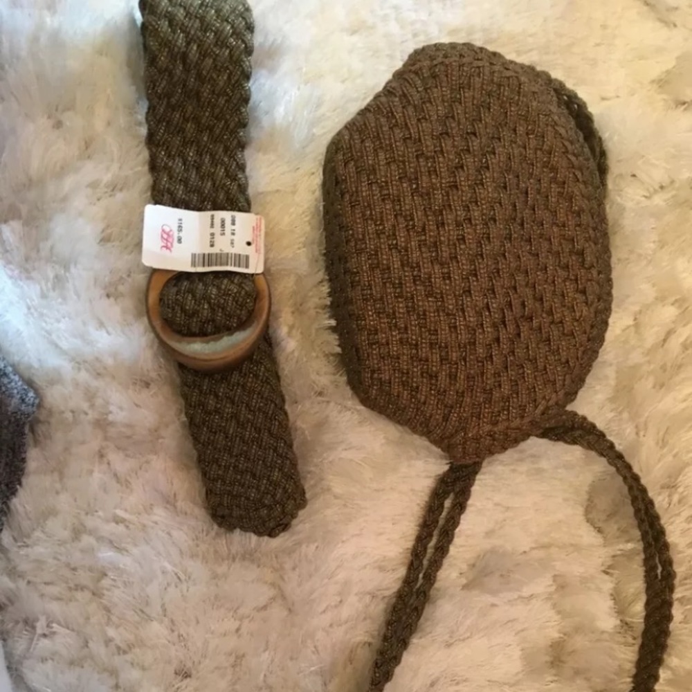 Beautiful sakes fifth ave purse belt set. New